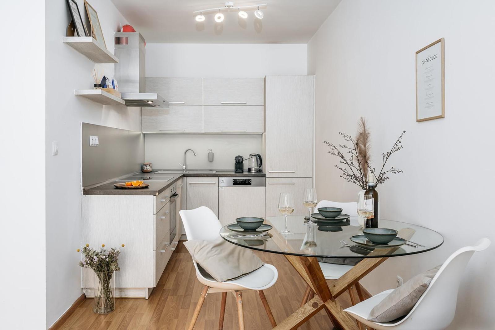 Prague Days - Bright Apartment - Balcony - Private Parking 外观 照片