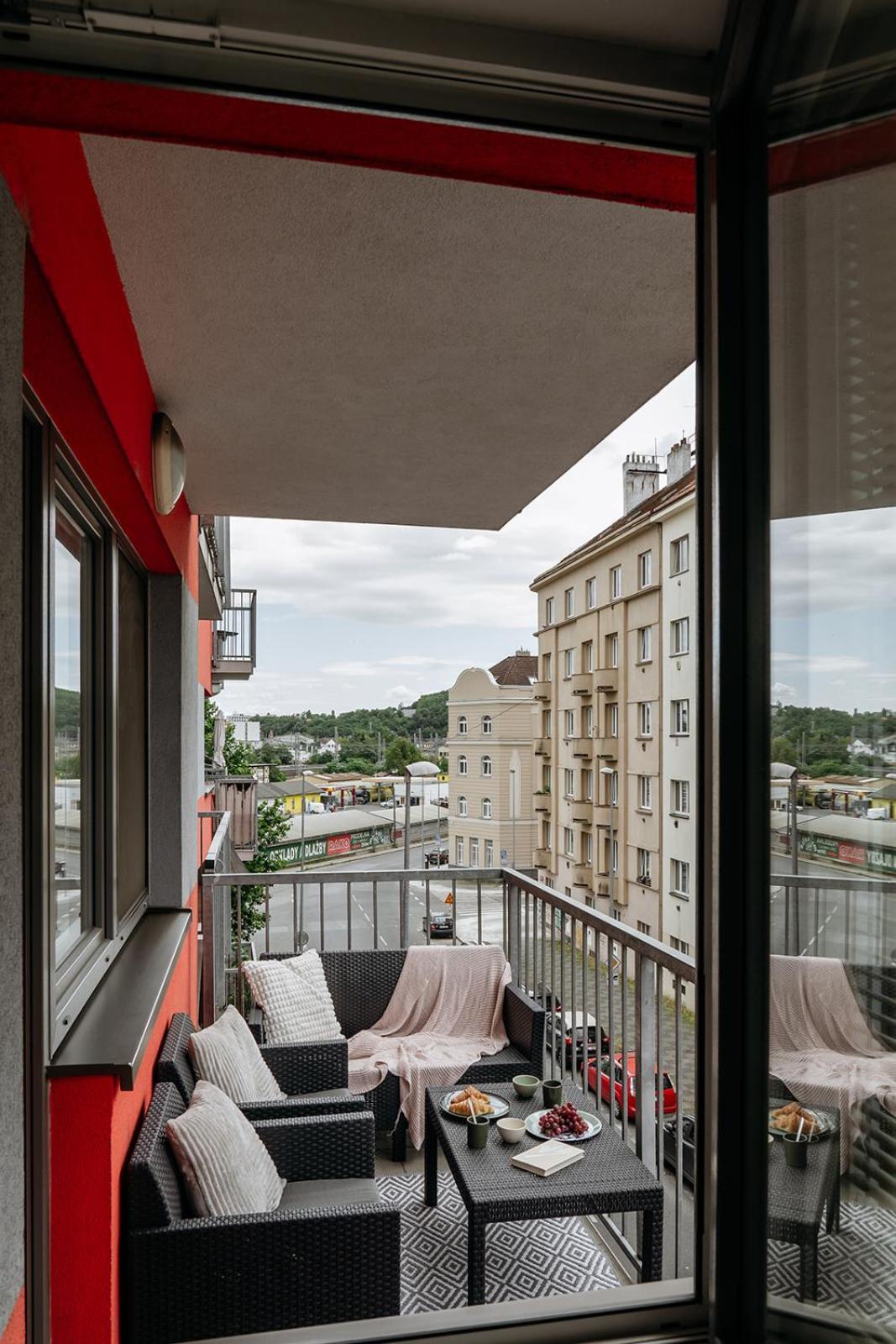 Prague Days - Bright Apartment - Balcony - Private Parking 外观 照片