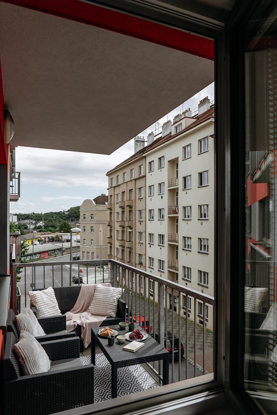 Prague Days - Bright Apartment - Balcony - Private Parking 外观 照片